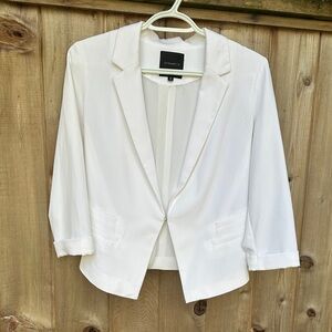 Dynamite Women's Elegant Cream Blazer Size S - M